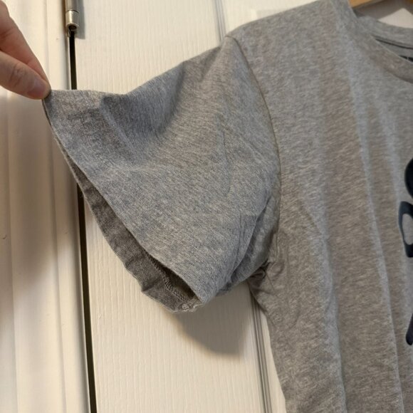 Uniqlo X Mickey Mouse silhouette - Unisex Medium - Picture 3 of 10